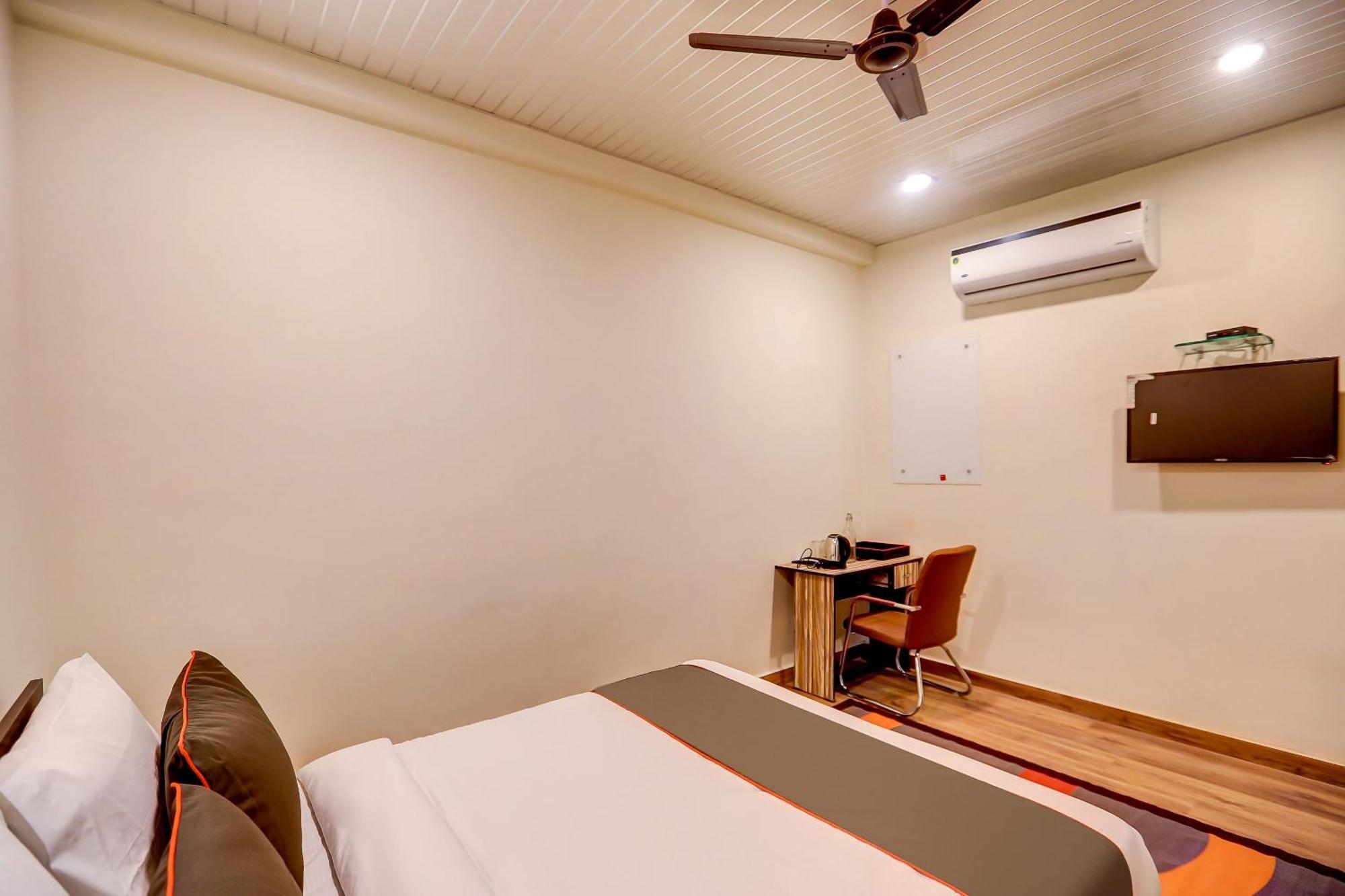 Collection O Sr Inn Awas Vikas 坎普尔 外观 照片
