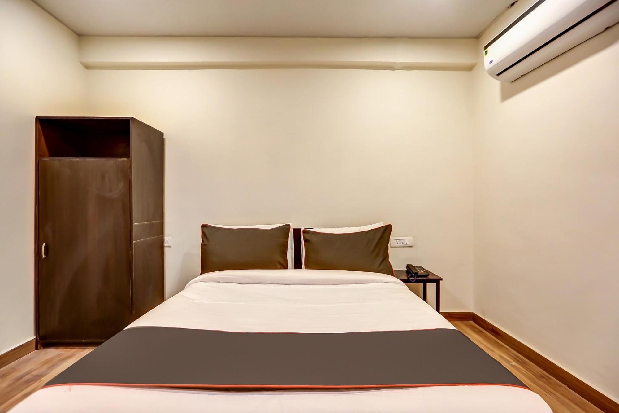 Collection O Sr Inn Awas Vikas 坎普尔 外观 照片